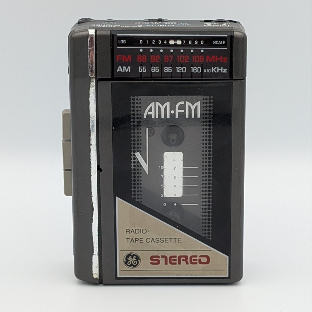 Vtg GE Portable Cassette Player WORKING AM FM Stereo Radio Walkman Style 3-5470B